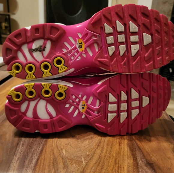 Sneakers - Picture 4 of 5